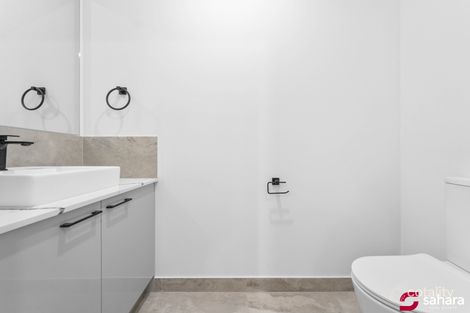 Property photo of 8 Owen Way Deanside VIC 3336