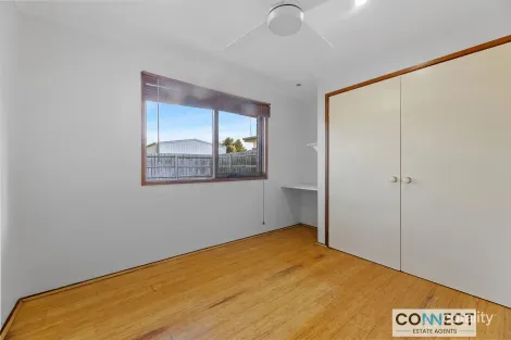 Property photo of 10 Hindmarsh Court Cranbourne North VIC 3977