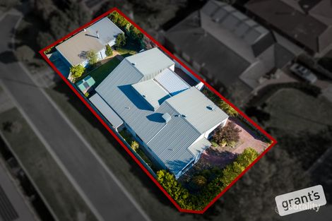Property photo of 13 Browtop Road Narre Warren VIC 3805
