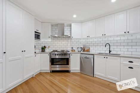 Property photo of 13 Browtop Road Narre Warren VIC 3805