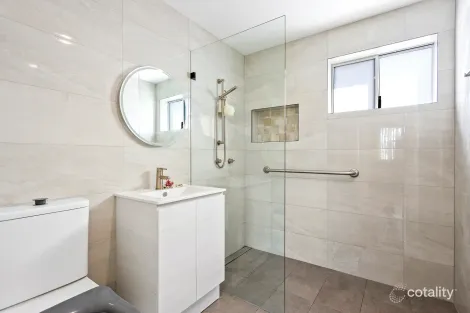 Property photo of 32 Roycroft Avenue Mount Warrigal NSW 2528