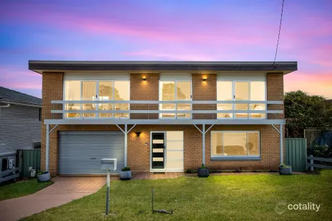 Property photo of 32 Roycroft Avenue Mount Warrigal NSW 2528