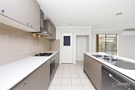 Property photo of 32 Hemsley Drive Deer Park VIC 3023