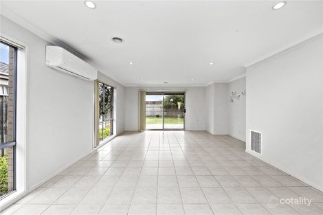 Property photo of 32 Hemsley Drive Deer Park VIC 3023