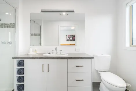 Property photo of 2/4 Keating Court Highton VIC 3216