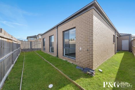Property photo of 8 Wenn Avenue Clyde North VIC 3978