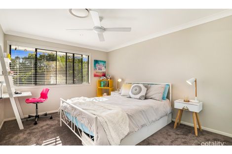 Property photo of 17 Brookeside Crescent Seventeen Mile Rocks QLD 4073