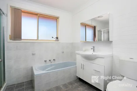 Property photo of 4/4-6 Tilba Close Flinders NSW 2529