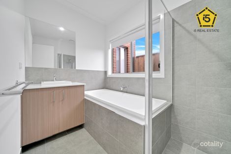 Property photo of 5 Angaston Way Truganina VIC 3029