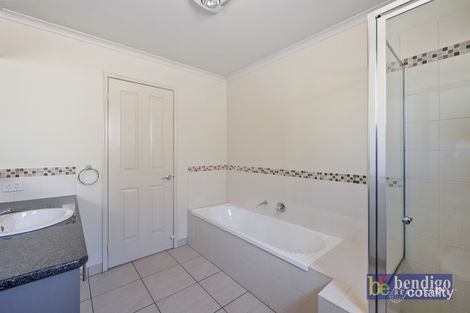 Property photo of 10 Rosewood Mews Golden Square VIC 3555