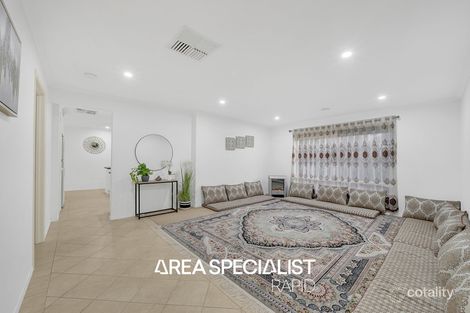 Property photo of 2 Oakland Drive Hampton Park VIC 3976