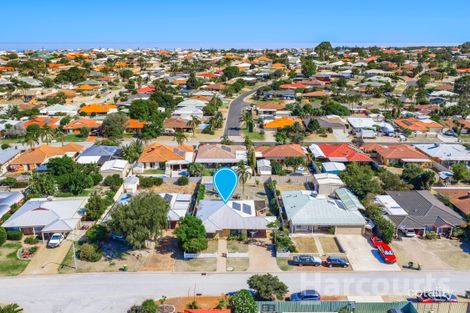 13 Lavender Gdns, Halls Head, WA 6210