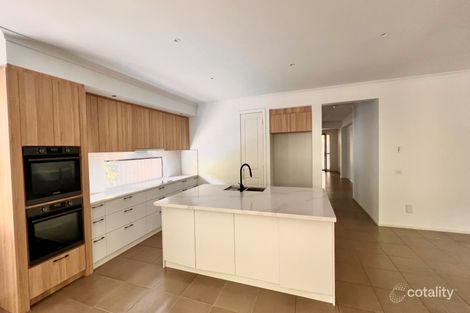Property photo of 34 Steele Creek Drive Keilor East VIC 3033
