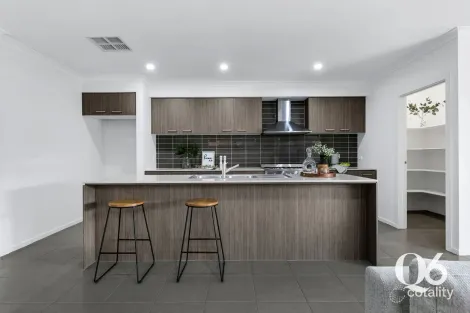 Property photo of 6 Beaury Avenue Cobblebank VIC 3338