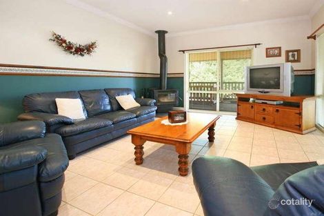 Property photo of 11 Deepdale Grove Mooroolbark VIC 3138