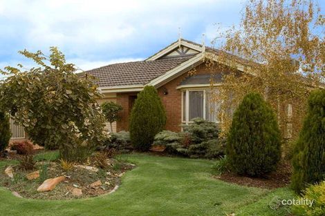 8 Woolford Pl, Pooraka, SA 5095