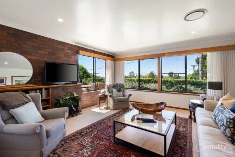 Property photo of 7 Owen Street Mount Lofty QLD 4350