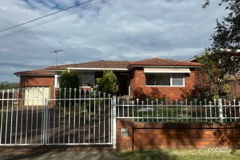 15 Stiller Pl, Greenacre, NSW 2190