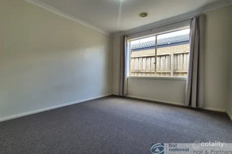 Property photo of 14 Violet Way Cranbourne VIC 3977