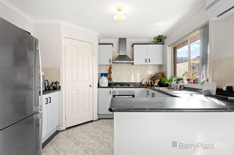 Property photo of 40 Grand Arch Way Berwick VIC 3806