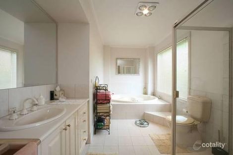 Property photo of 3 Ruby Close Rowville VIC 3178