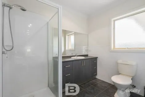 Property photo of 4 Grenfell Close Wallan VIC 3756