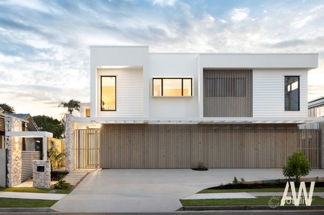 2/154 Oceanic Dr, Warana, QLD 4575