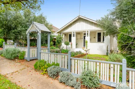 27 Grandview Ave, Turvey Park, NSW 2650