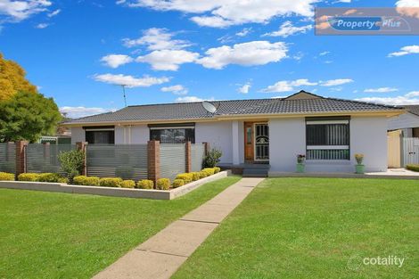 Property photo of 31 The Grandstand St Clair NSW 2759