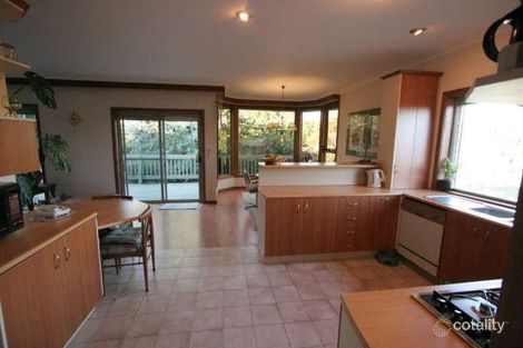 Property photo of 35 William Hovell Drive Endeavour Hills VIC 3802