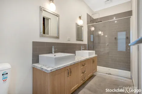 Property photo of 42 Hartney Avenue Mickleham VIC 3064