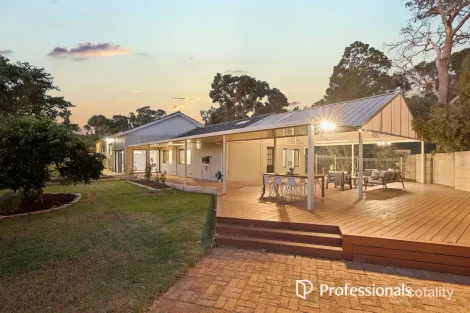 1 High Peak Pl, Lesmurdie, WA 6076