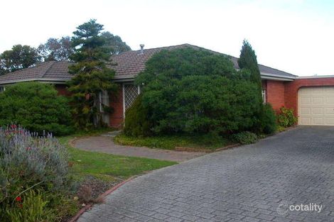 Property photo of 2 Fernlea Avenue Rowville VIC 3178