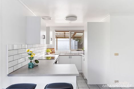 Property photo of 3 Molga Close Kurunjang VIC 3337