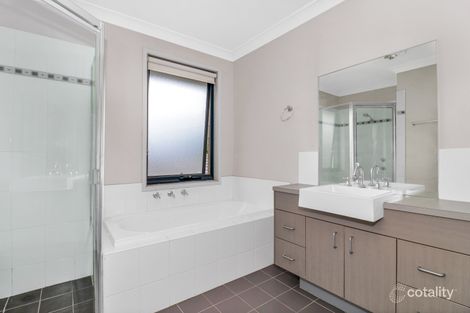 Property photo of 16 Dunlop Avenue Ropes Crossing NSW 2760