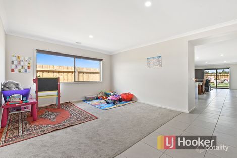 Property photo of 38 Aayana Street Cranbourne East VIC 3977