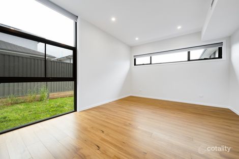 Property photo of 3 Farview Drive Denham Court NSW 2565