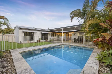 100 Piringa St, Wurtulla, QLD 4575