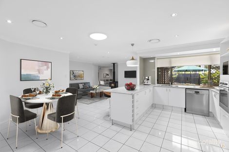 Property photo of 28 Barrier Place Forest Lake QLD 4078