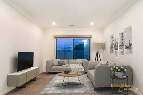 Property photo of 1 Petunia Drive Keysborough VIC 3173
