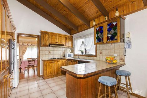 Property photo of 16 McLaughlin Crescent Mill Park VIC 3082