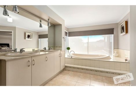 Property photo of 4 Sandilands Court Narre Warren North VIC 3804