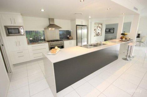 Property photo of 5 Belvista Place Bridgeman Downs QLD 4035