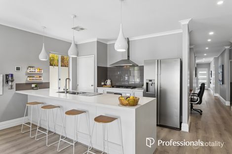 Property photo of 17 Whipbird Road Alkimos WA 6038