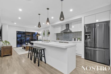 Property photo of 5 Mantel Green Beveridge VIC 3753