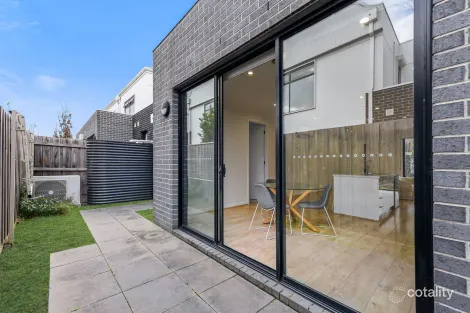 Property photo of 3 Quarter Circuit Springvale VIC 3171