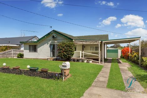 33 Old Lancefield Rd, Woodend, VIC 3442