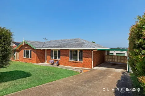 42 Denton Park Dr, Rutherford, NSW 2320