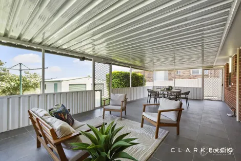 Property photo of 42 Denton Park Drive Rutherford NSW 2320