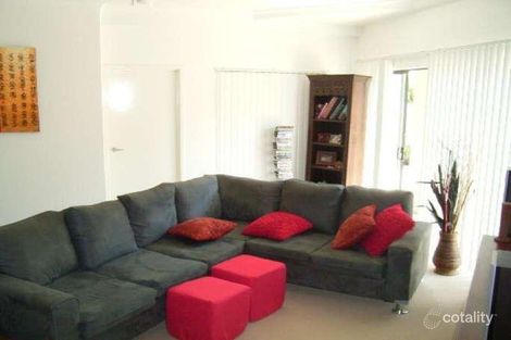 2/5 Rock St, Scarborough, QLD 4020